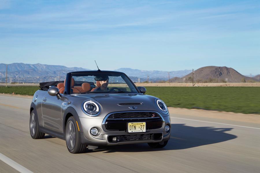  Mini Cooper S Cabrio 2016 года  (US) (фото 22 из 30)